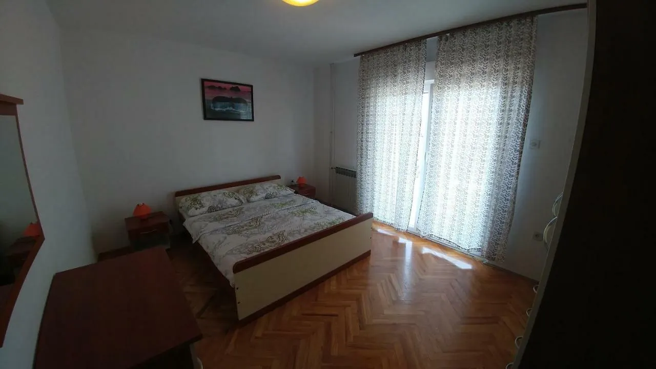 Apartment Ariana 로비니
